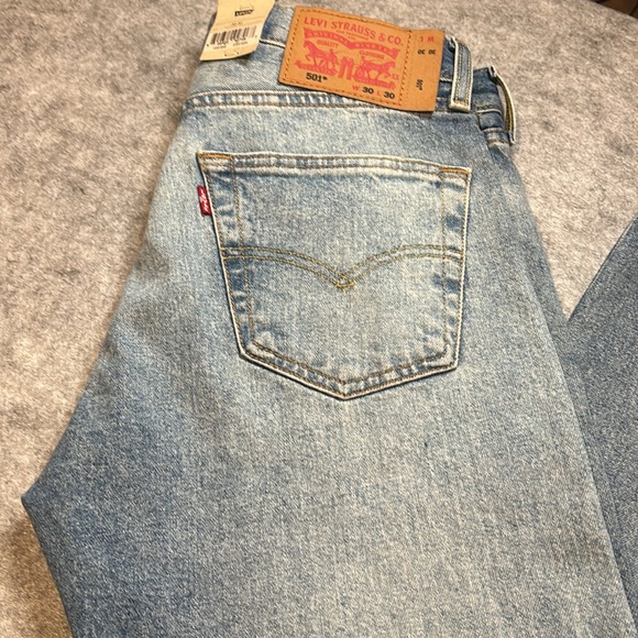 NWT's Levis's 501's, Size 30. - Picture 9 of 16